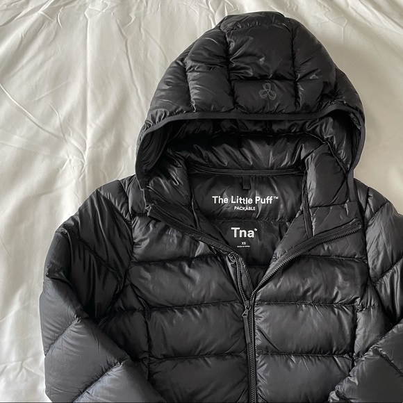 TNA Jackets & Blazers - NWOT Aritzia TnA “The Little Puff Jacket”